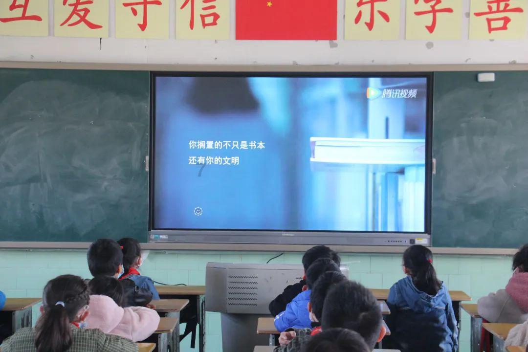 探秘小户型的整体厨房怎样装修,省钱空间大?蜗牛问答,解答你的疑问